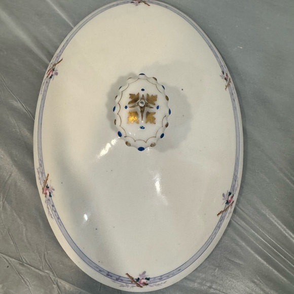 Victoria Czech Regency Covered Vegetable Dish Blue Ribbon Gold Trim - Picture 7 of 11